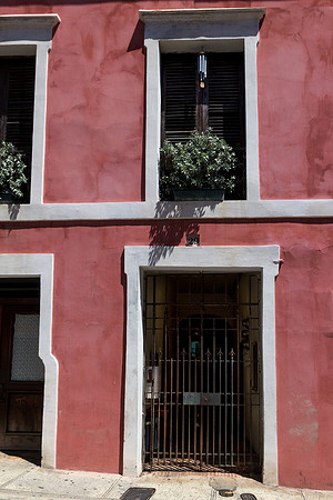 Gated Facade