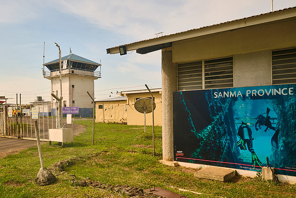 Santo Pekoa Airport