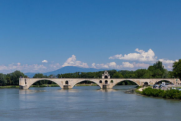 Sur le Pont D'Avignon