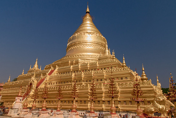 Shwe Zigon Paya Golden Temple Bagan Myanmar