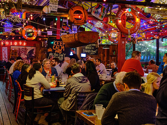 Barking Crab, Boston