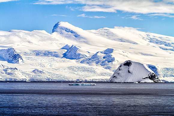 Wilhelmina Bay